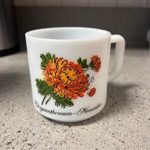 Vintage •‎ Milk Glass ‘Flower of November’ Mug
